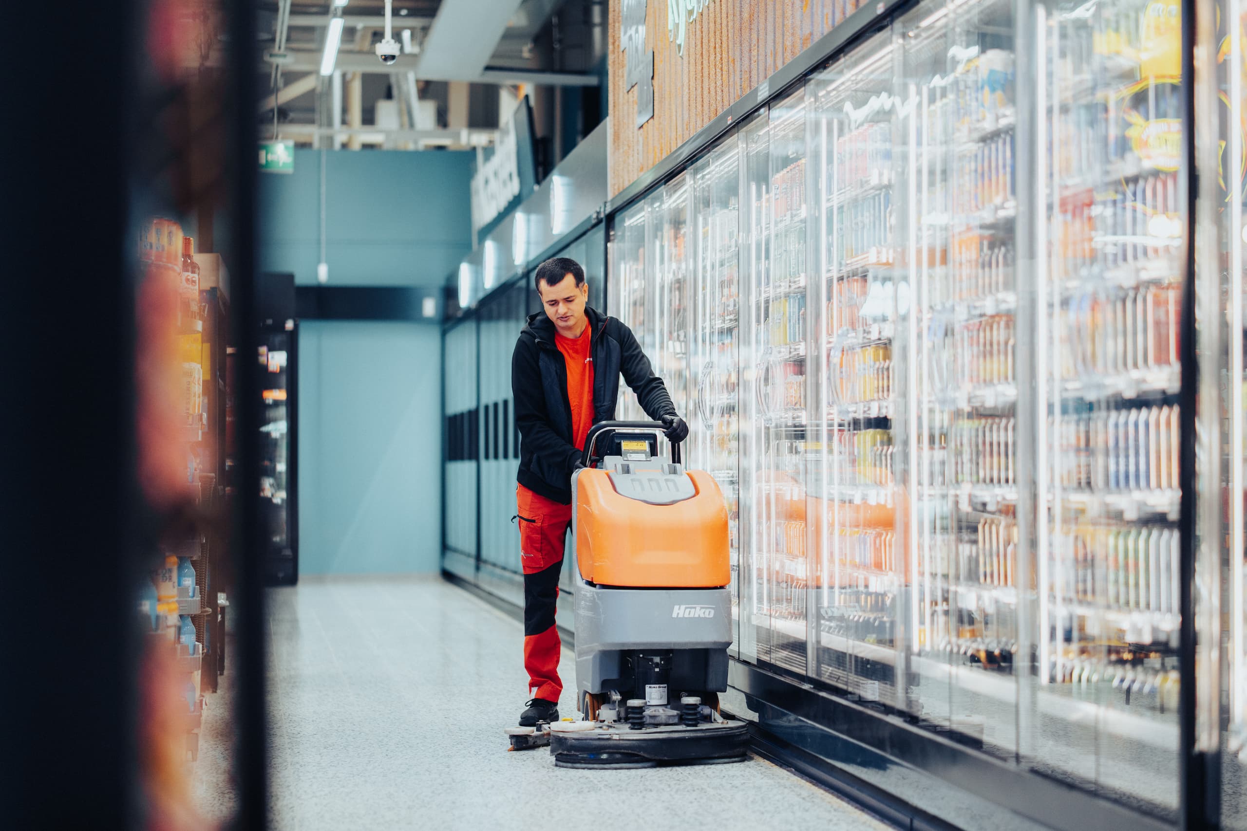 myymalasiivous vaasa 4